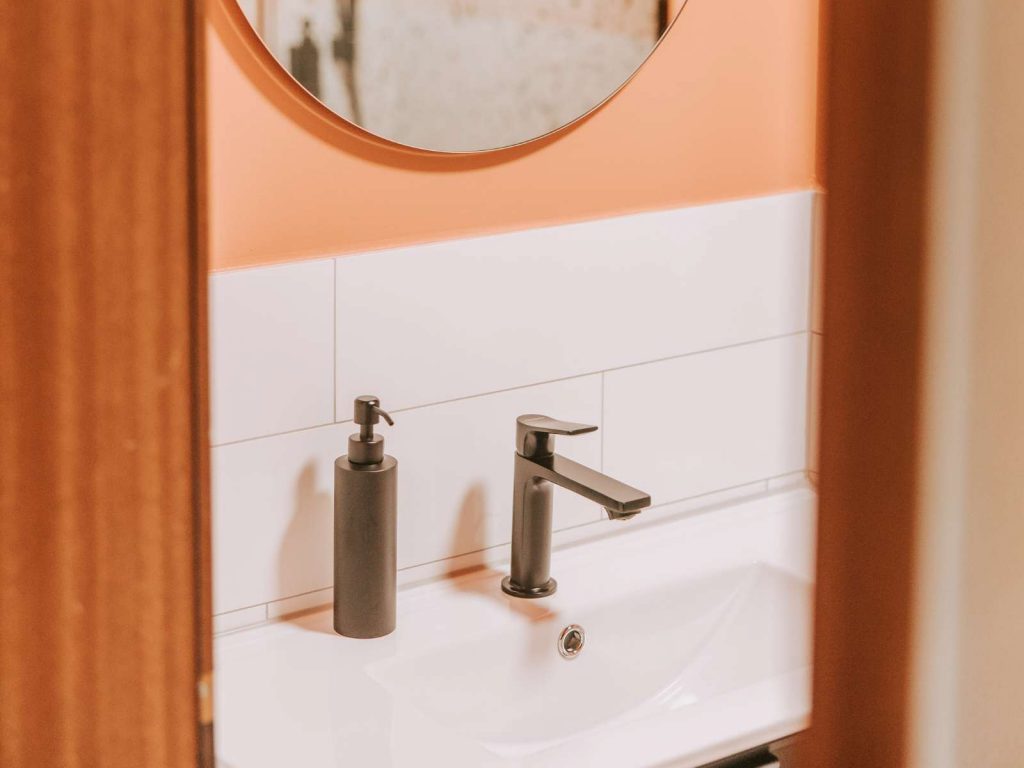 Bad im Comfort Apartment "Space deluxe" im Radhotel Bodensee