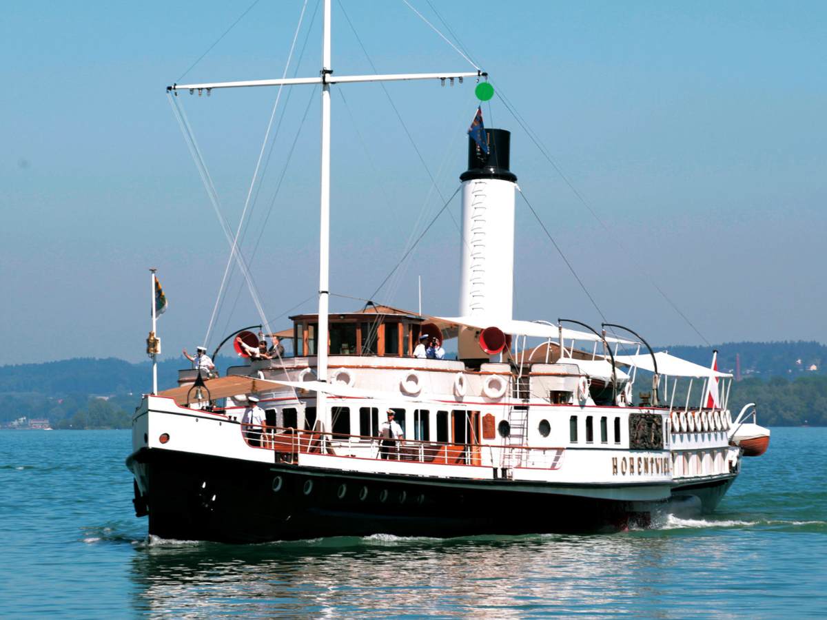 Stilvoll unterwegs mit der Hohentwiel auf dem Bodensee